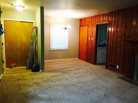 4th image of 6151 N Parker Ave