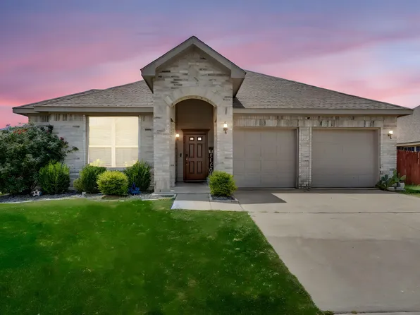 205 Bay St, Waxahachie, TX 75165