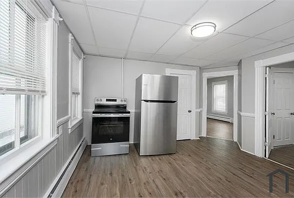 3 bed, 1146 sqft, $2,347 — Photo 1