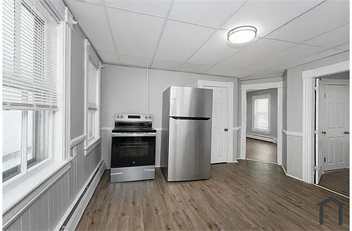 221 Lake Ave Photo 1