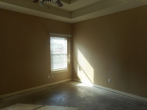 3rd image of 5907 N 36th Ln
