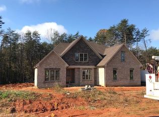 8607 Lathans Trl, Oak Ridge, NC 27310