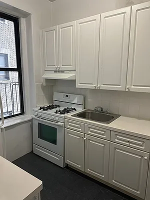 Rented by 220 West 98 Realty LLC | media 1