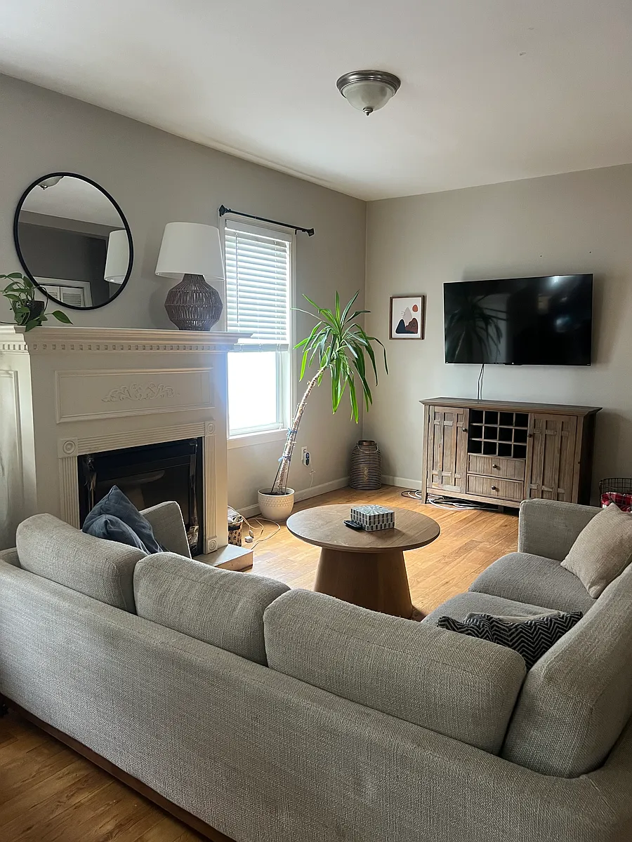 Building Photo - 74 Dix St #3