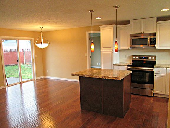 kitchen/ Nook 