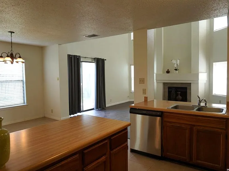 8435 Forest Ridge Dr — Photo 8