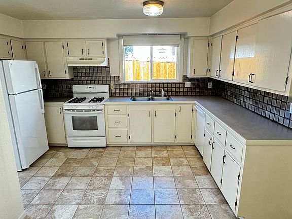 4th image of 2614 Jefferson Ave