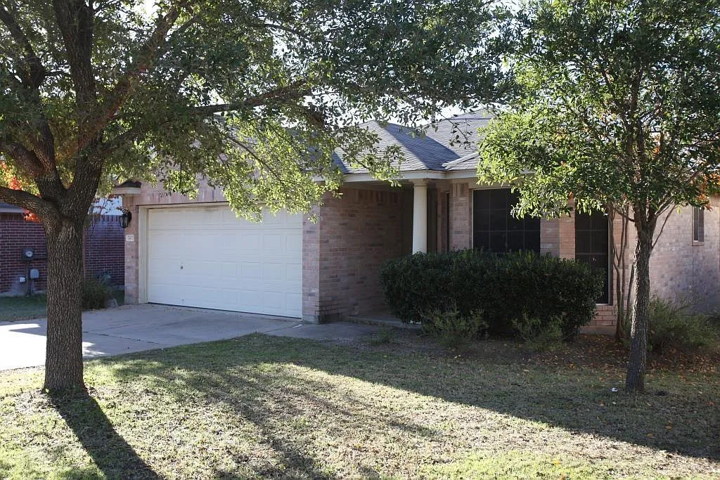 Building Photo - 17402 Valentine Dr