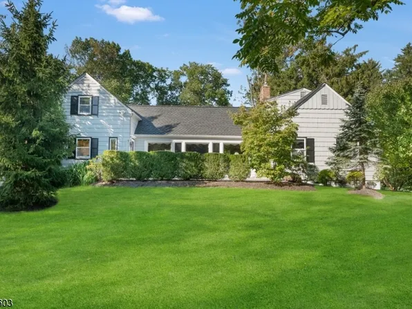 8 Pine Ct, New Providence Boro, NJ 07974