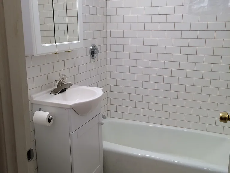 360 Market St #8B — Photo 6