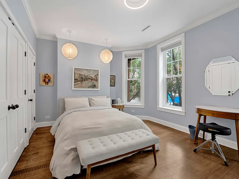 2109 N Clark St — Photo 21
