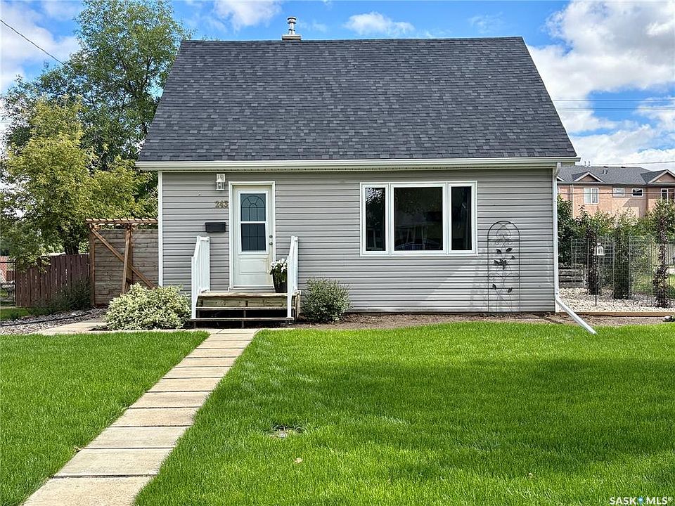 1st image of 243 6th AVENUE SE