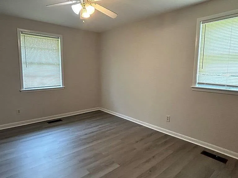 913 Park St — Photo 10
