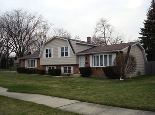 2620 Roberts Ave, Waukegan, IL 60087