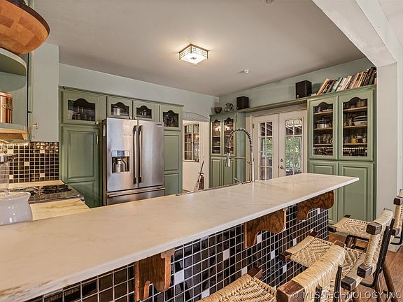 32nd image of 2216 N Elwood Ave