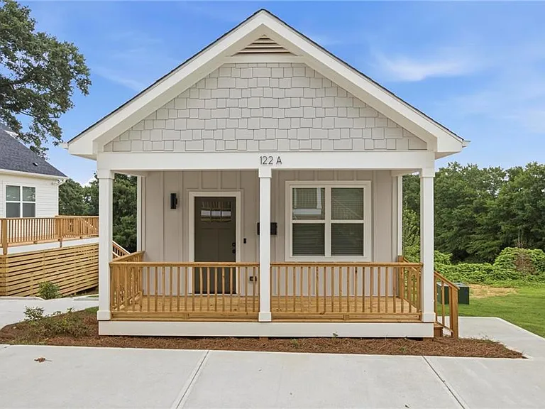 122 Hilltop Dr SW #A — Photo 1