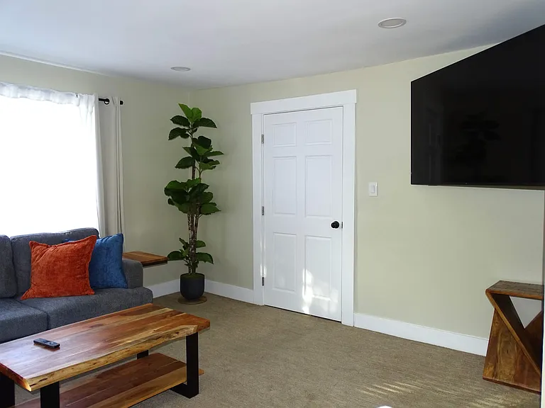 303 Bishop St #1 — Photo 3