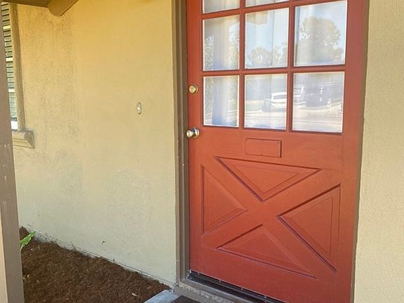 2nd image of 802 Stansbury Dr