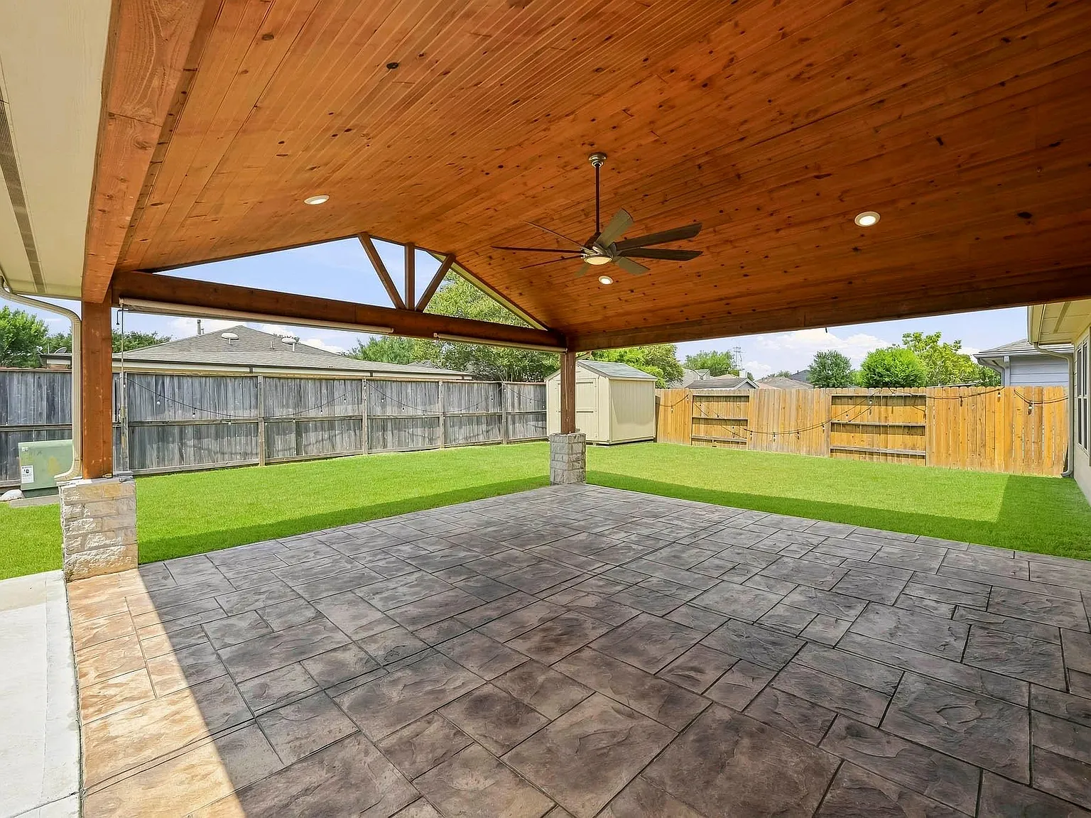 3 bed, 2.0 bath, 1512 sqft, $2,400 — Photo 3