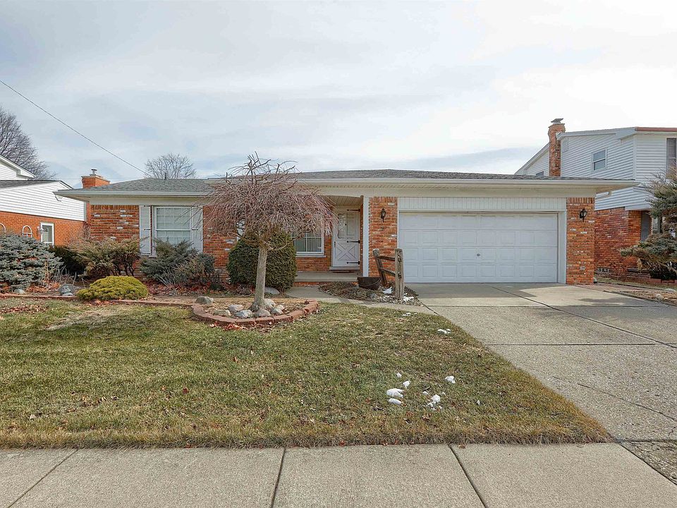 1st image of 30616 McGrath Dr