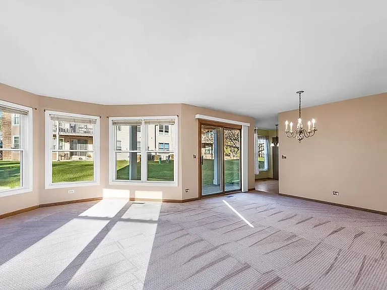 2516 Live Oak Ln — Photo 12