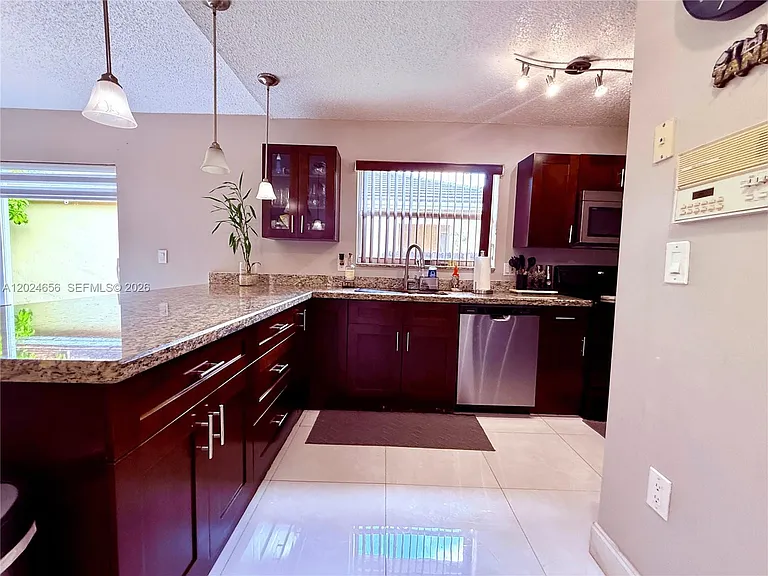 14530 SW 156th Ave — Photo 8