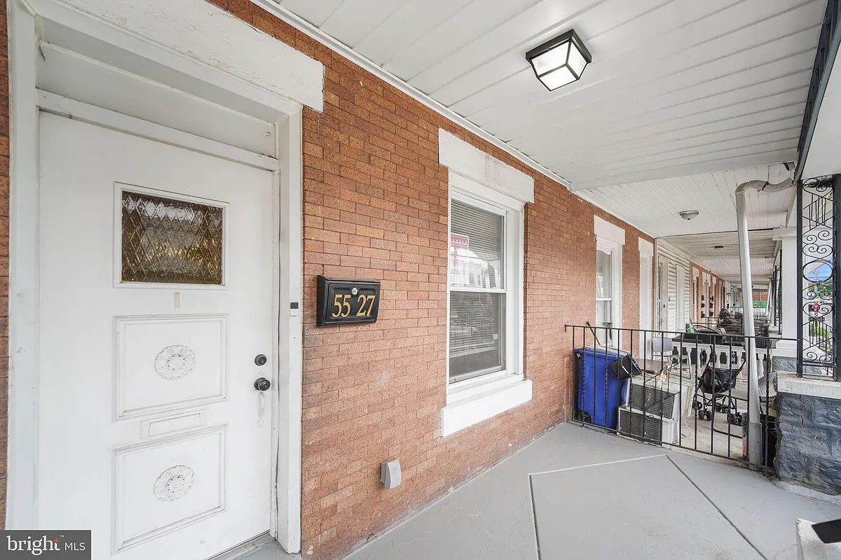 Building Photo - 5527 Catharine St