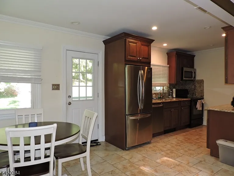 381 Franklin Rd — Photo 6
