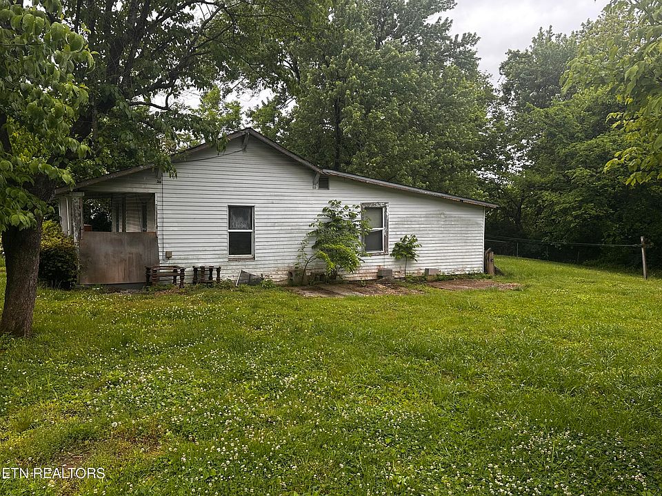 2nd image of 223 Seaman St