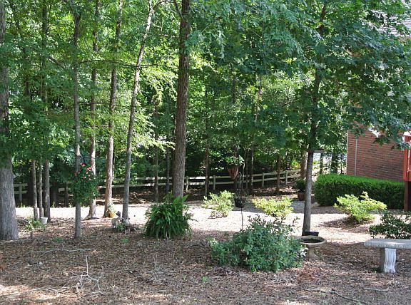 5th image of 498 Knob Hill Ct W