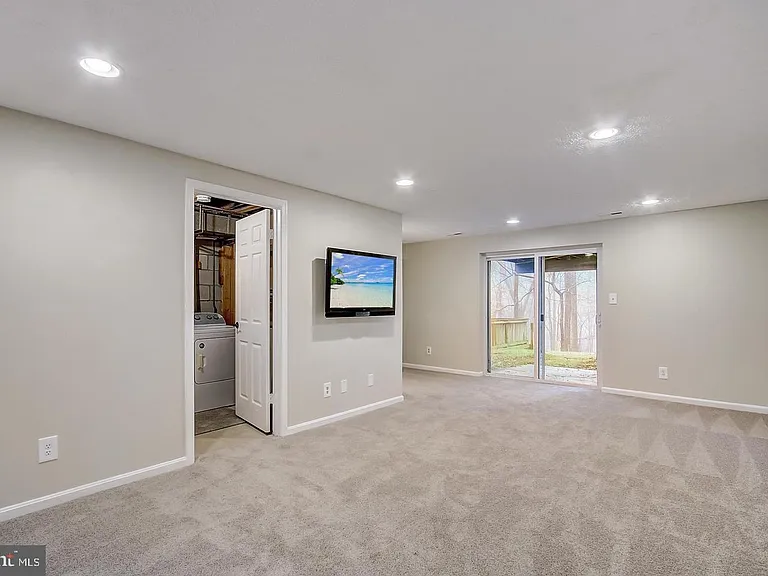 1011 Ellicott Dr — Photo 23