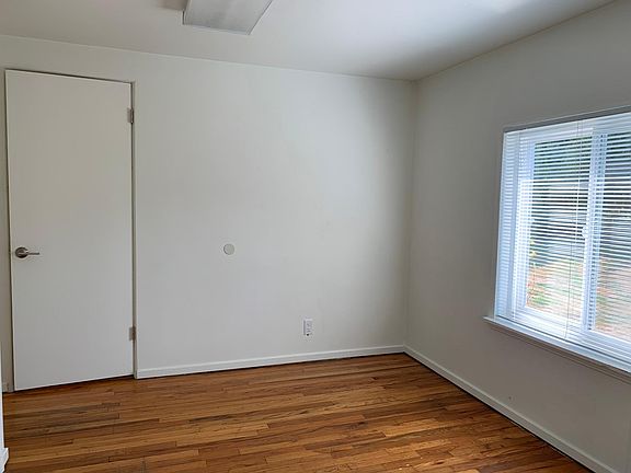 4th image of 10429 134th Ave NE