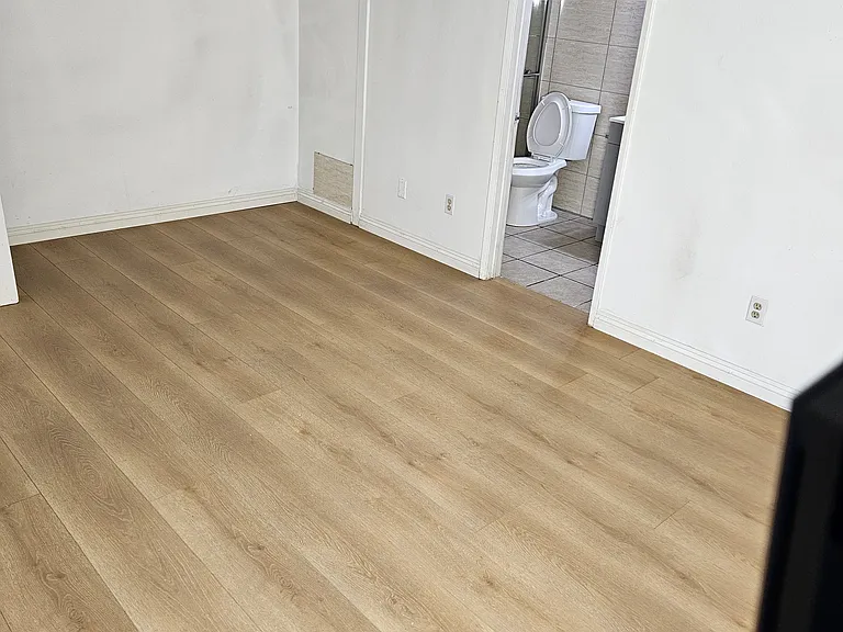1042 W Pine St #A — Photo 11