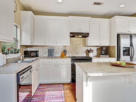 5th image of 3542 Cypress Park Dr