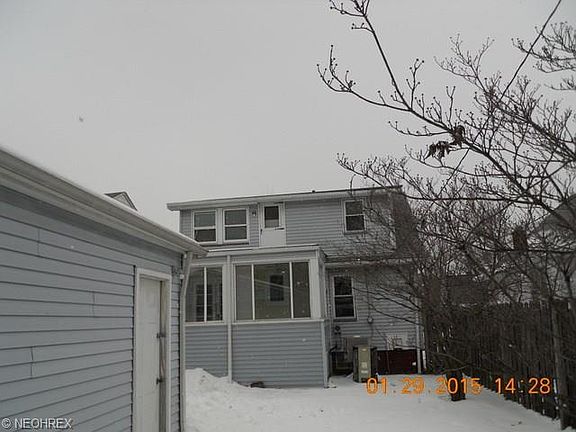 3rd image of 8015 Pinegrove Ave