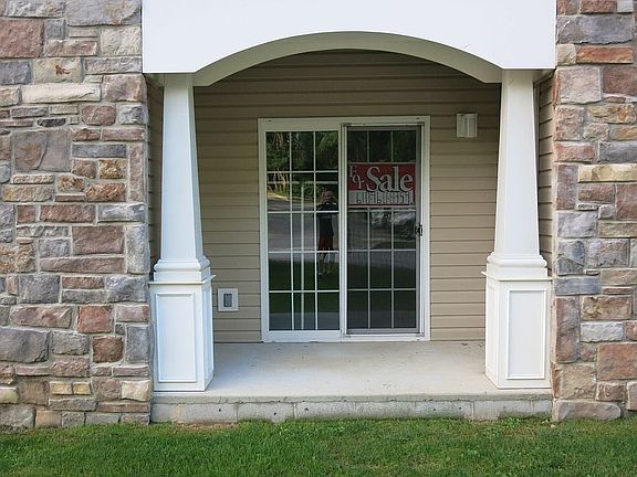 3rd image of 1324 W Chester Pike Suite 205