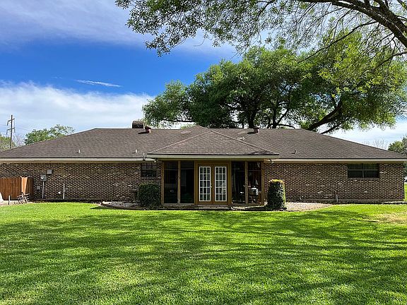 Rear View w/Glass Patio