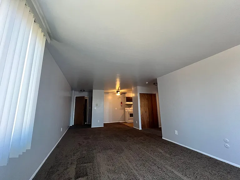 Dolson Arms Apartments — Photo 39