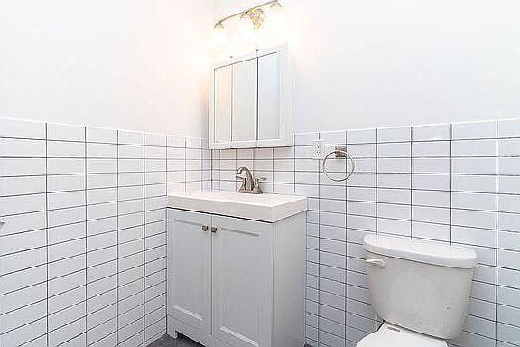 5th image of 295 Wyckoff Ave #3B