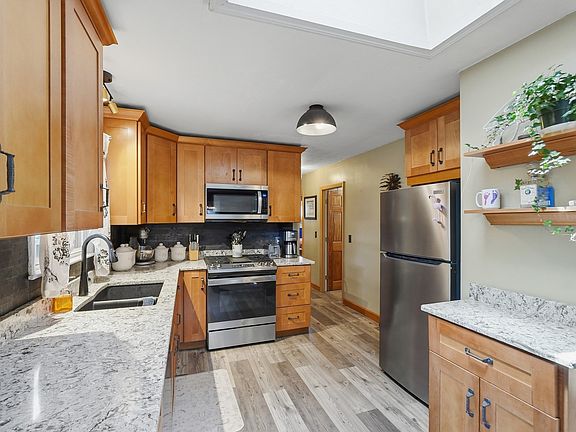 4th image of 50 Naples St