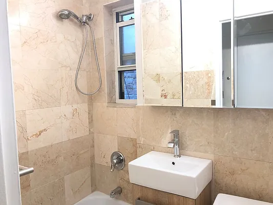 Rented by Sky Management | media 18