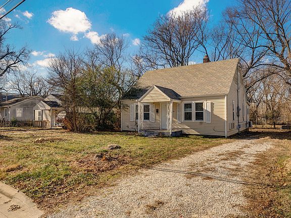 2nd image of 521 N Warren Avenue