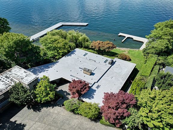 2nd image of 1605 73rd Ave NE