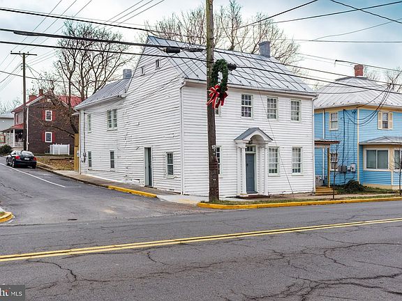 4th image of 242 N Main St