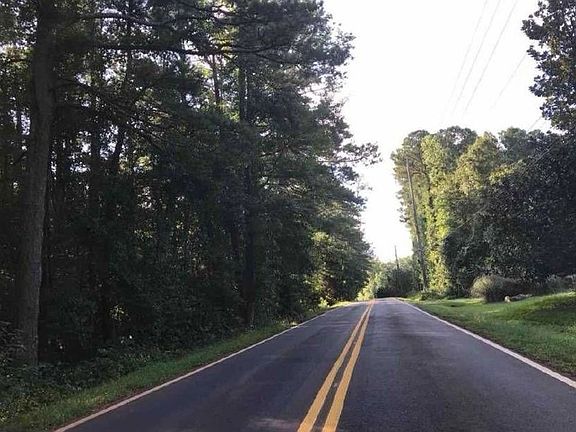 Exterior Neighborhood (street photo)