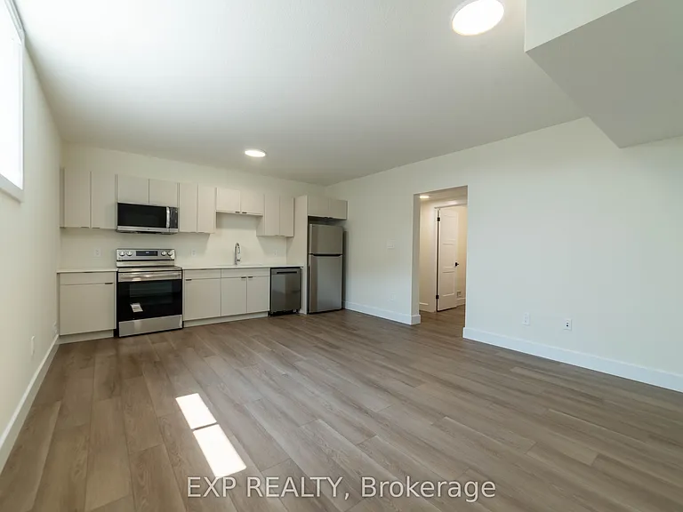 266 Hesselman Cres #BASEMENT — Photo 10