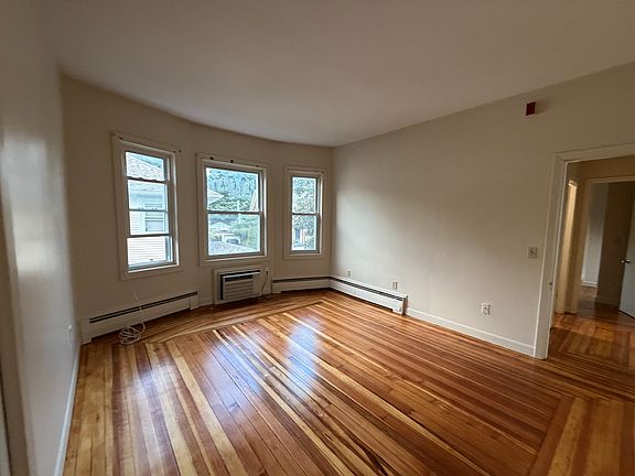 5th image of 1634 Broad St APT C1