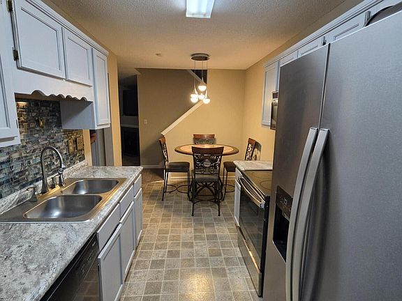 5th image of 7439 Perrin Ln