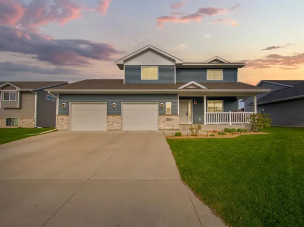 2070 Pratt Cir, Saint Peter, MN 56082