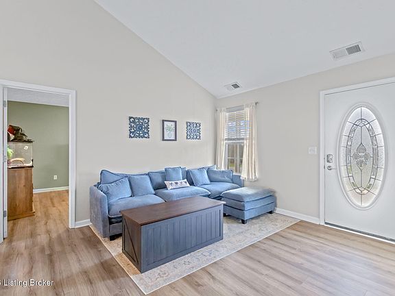 4th image of 492 Gentry Ln